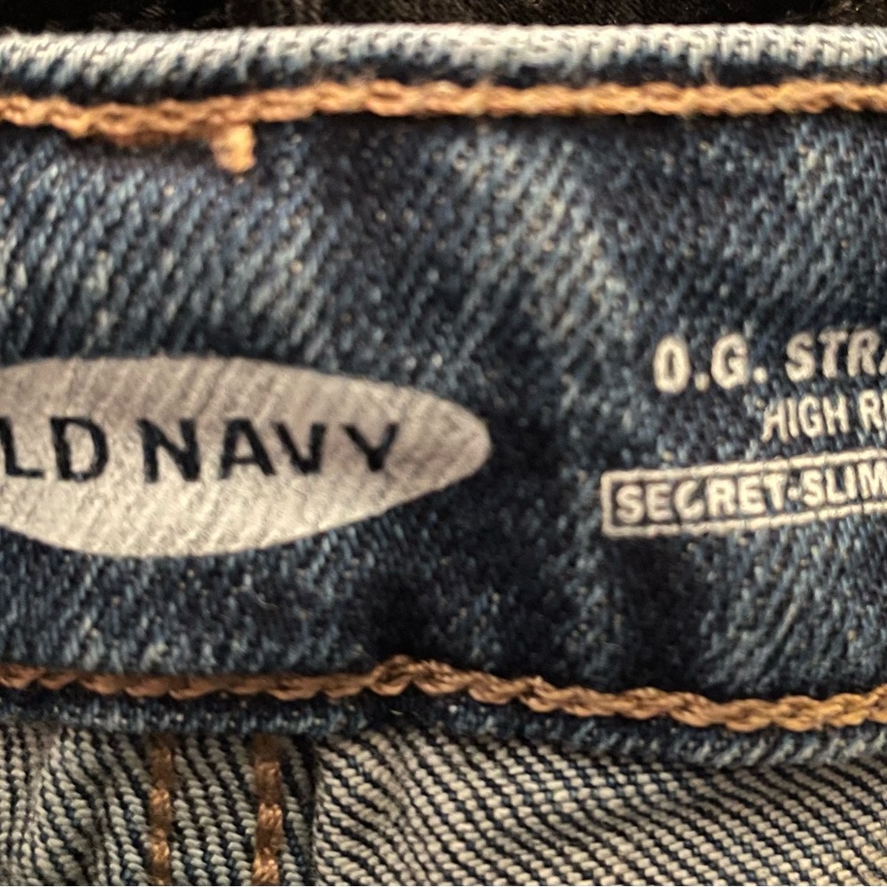 6 pairs of Women’s Old Navy High Rise slim/straight fit jeans. - Picture 5 of 7